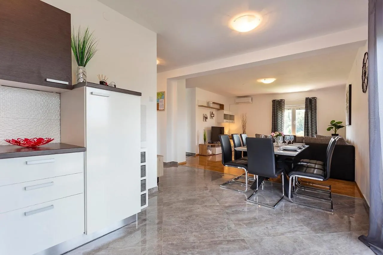 Apartment Apartmani Karoca 3 Pula