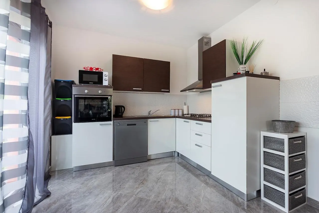 Apartment Apartmani Karoca 3 Pula