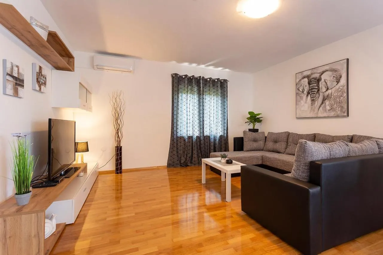 Apartment Apartmani Karoca 3 Pula