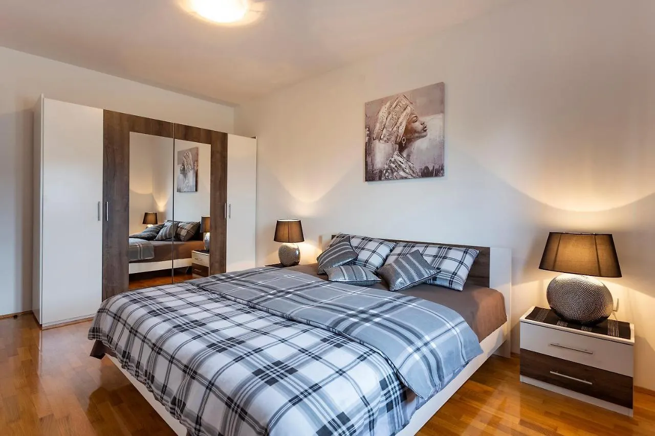 Apartment Apartmani Karoca 3 Pula
