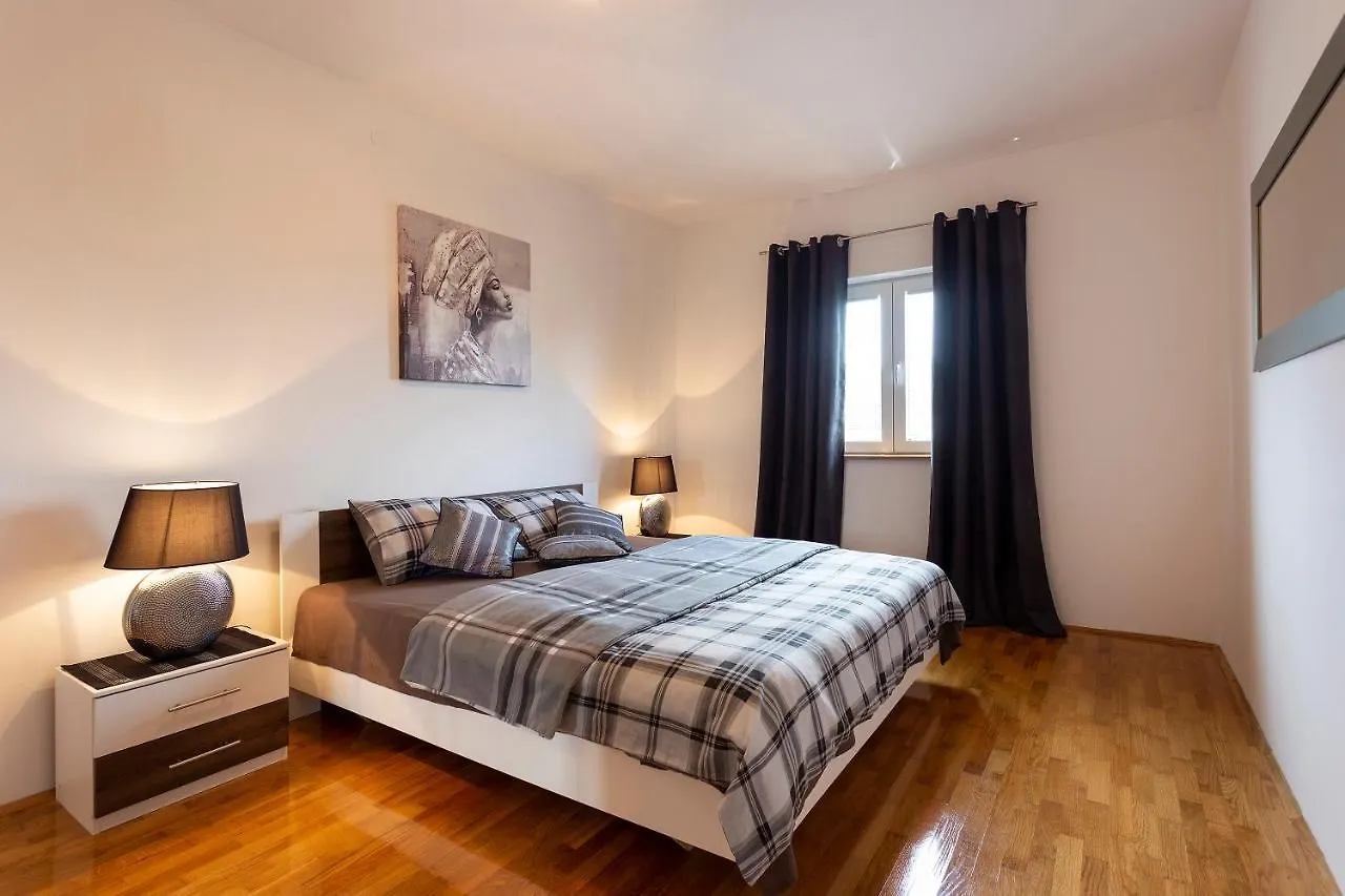 Apartment Apartmani Karoca 3 Pula Kroatien